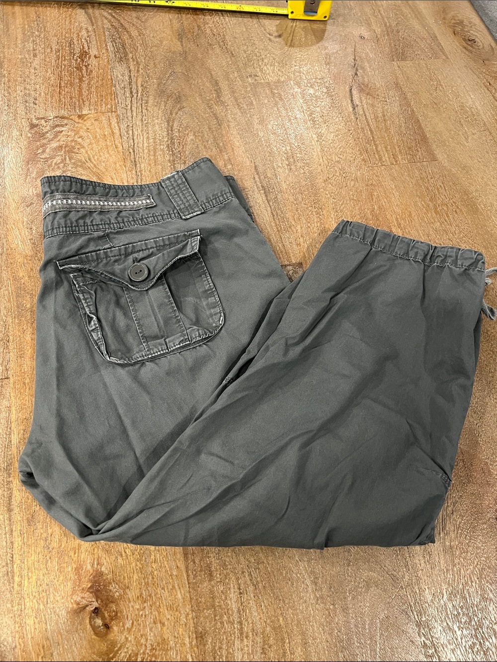 Womens Casual Cargo capris in olive Gray